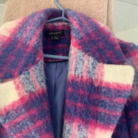 Coat - Picture 1 of 3